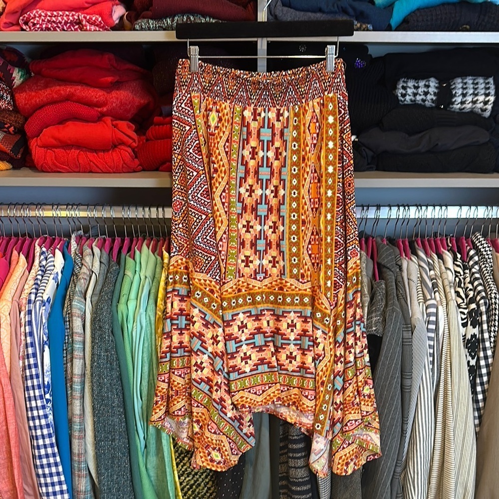 New Directions orange print shark bite hem elastic waistband skirt size S